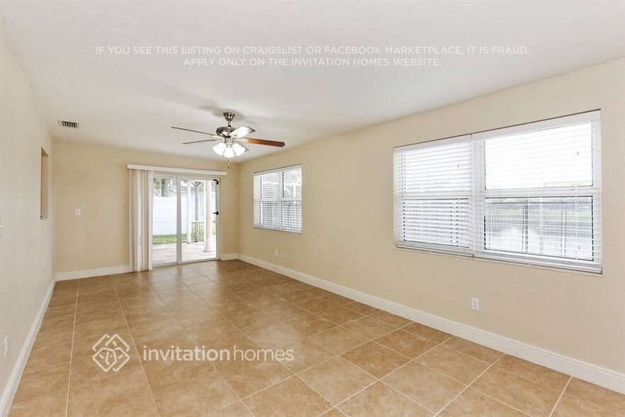 Building Photo - 10320 NW 18th Pl