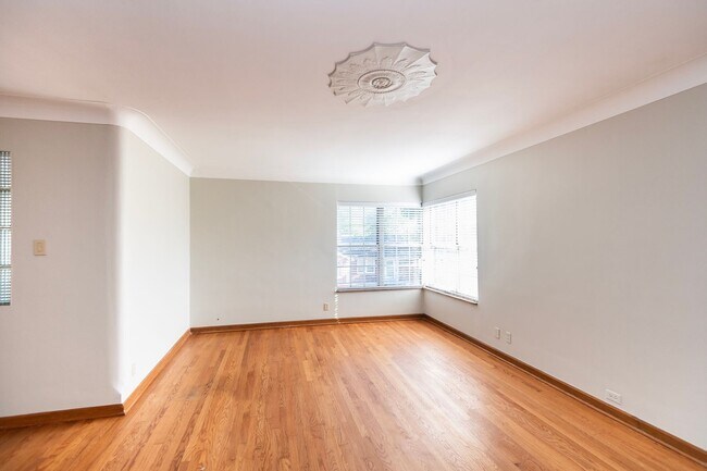 Building Photo - 89 Willmore Rd