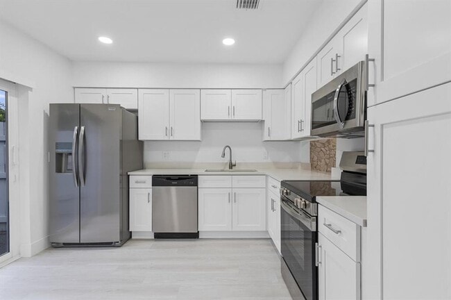 Building Photo - 6993 NW 29th Way