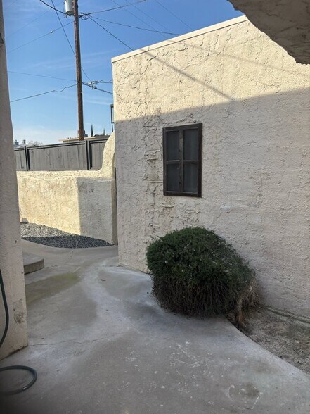 Building Photo - 803 E Peralta Wy