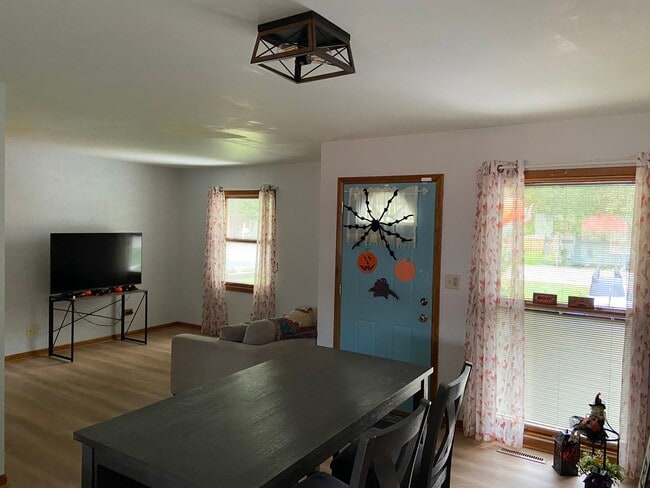 Building Photo - 6710 Pheasant Trail