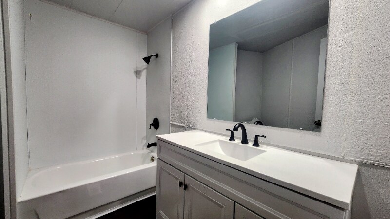 Building Photo - 22556 Lukens Ln