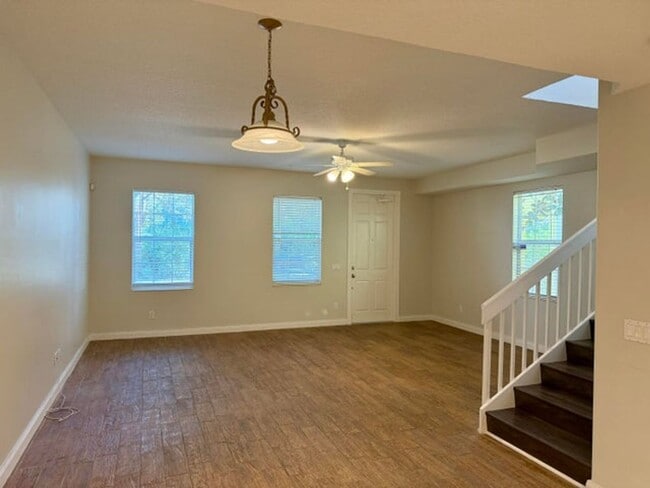 Building Photo - 3200 W Community Dr