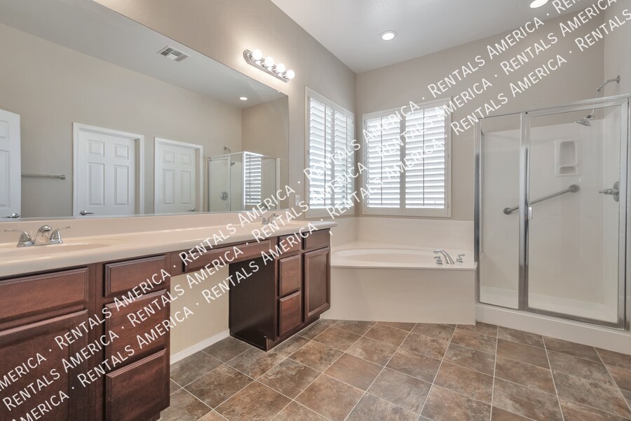 Building Photo - 43958 W Bailey Dr