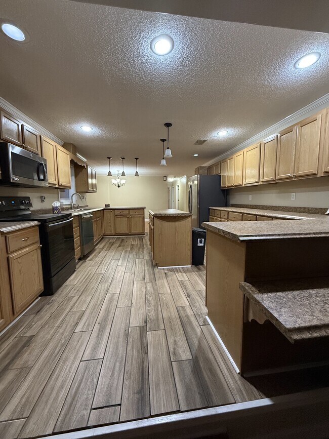 Building Photo - 2366 N Walston Bridge Rd