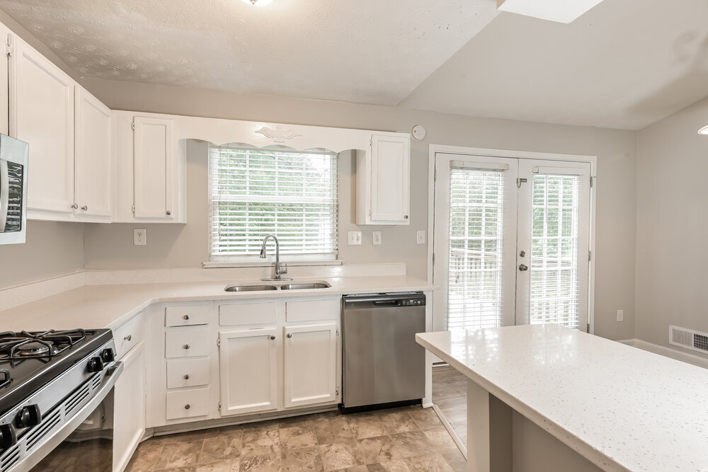 Building Photo - 401 Sherwood Oaks Rd