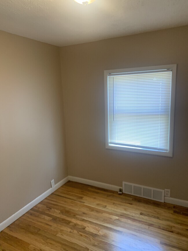 Building Photo - 4152 N 61st St