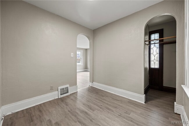 Building Photo - 2615 Genesee St