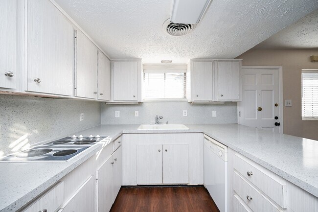Building Photo - 4723 Merwin St