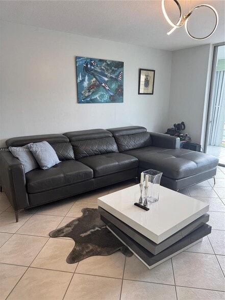 Building Photo - 505 E Dania Beach Blvd