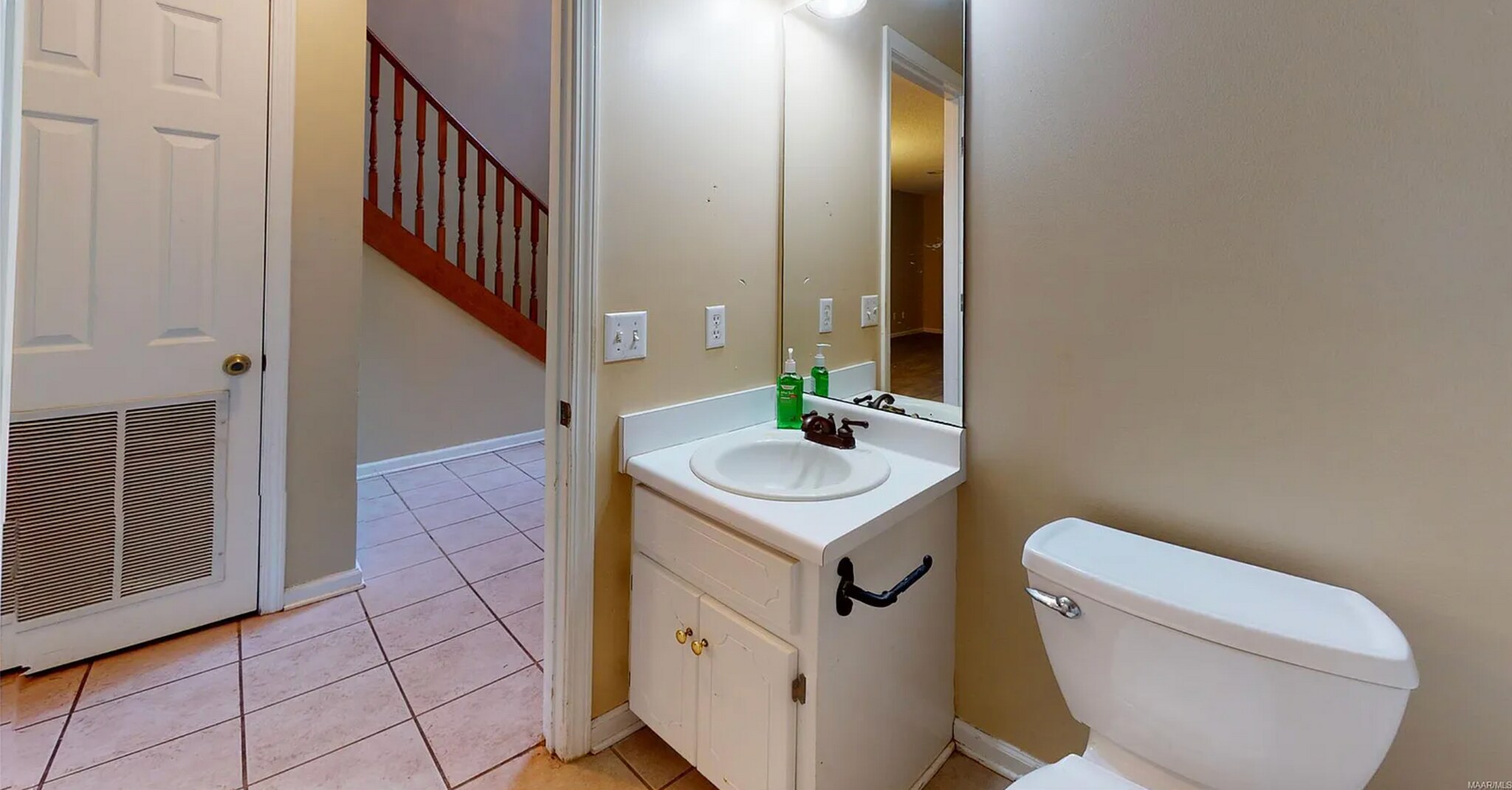 Building Photo - 166 Commons Dr