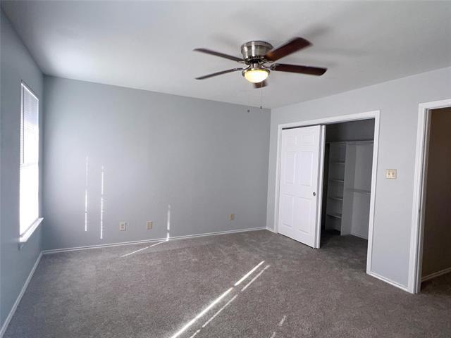Building Photo - 2416 Lakeview Cir