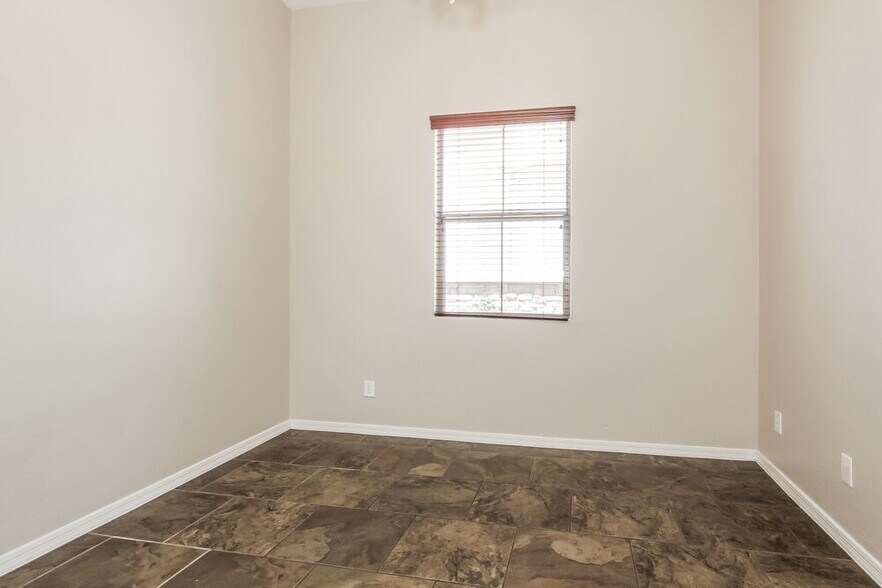 Building Photo - 26681 N Babbling Brook Dr