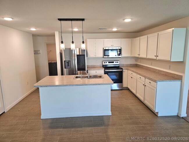 Building Photo - 1465 SW San Esteban Ave