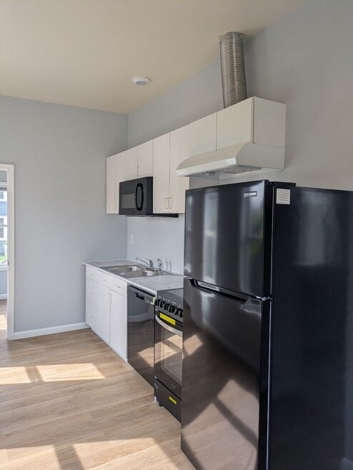 Building Photo - 85 N High St