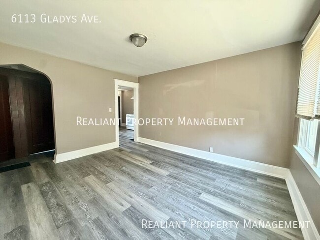 Building Photo - 6113 Gladys Ave
