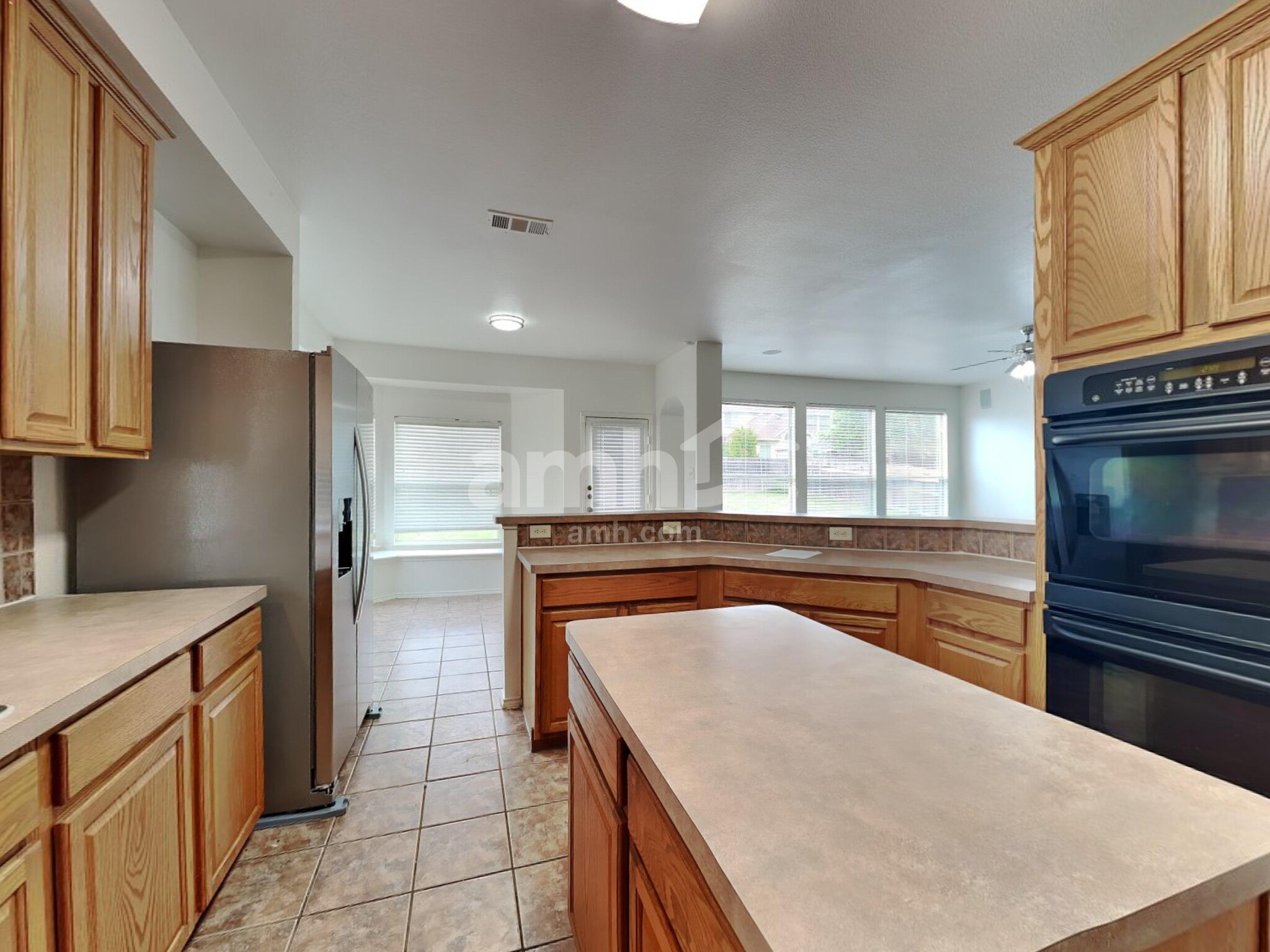 Building Photo - 4724 Ocean Dr