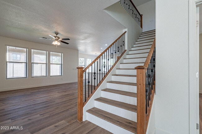 Building Photo - 4244 E Gleneagle Dr