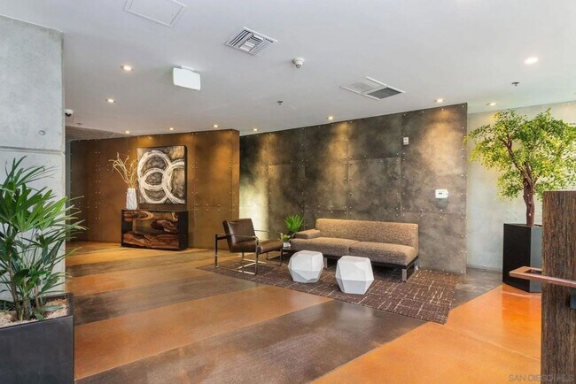 Building Photo - SD: Modern 1BR/2BA Condo with 2 Parking Spaces in Downtown San Diego!