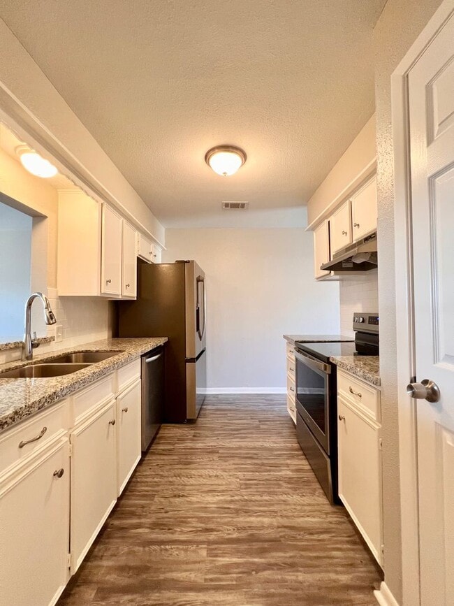 Building Photo - Beautiful one story home in Rosenberg, TX