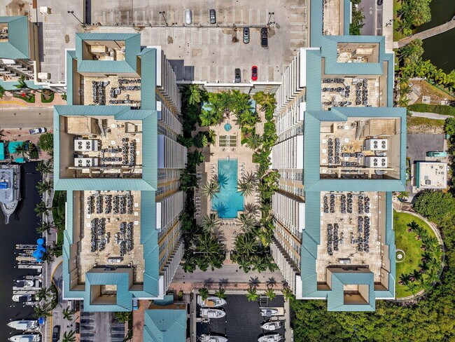 Building Photo - 625 Casa Loma Blvd