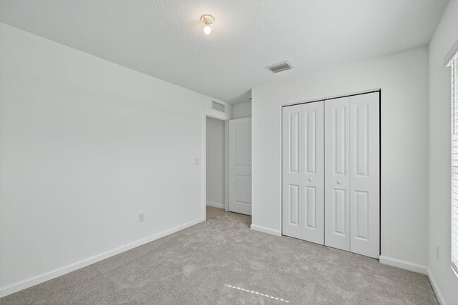Building Photo - 728 Carlyle Wy