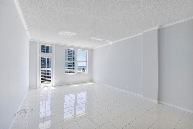 Building Photo - 2851 S Ocean Blvd