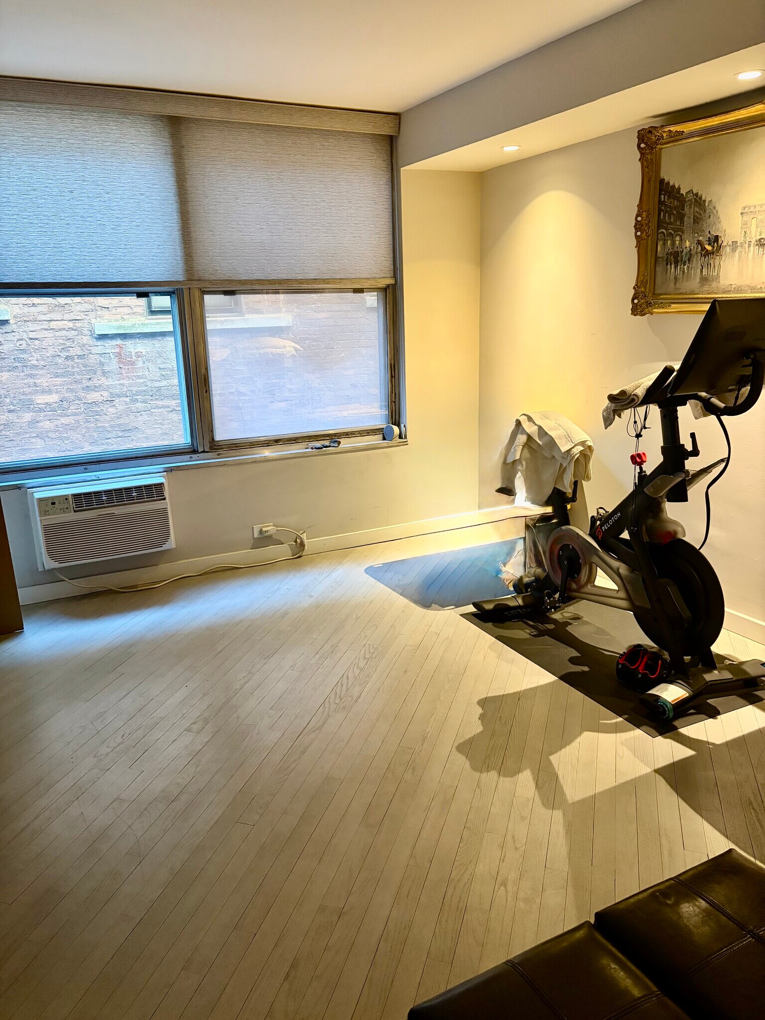 Building Photo - 129 E Bellevue Pl