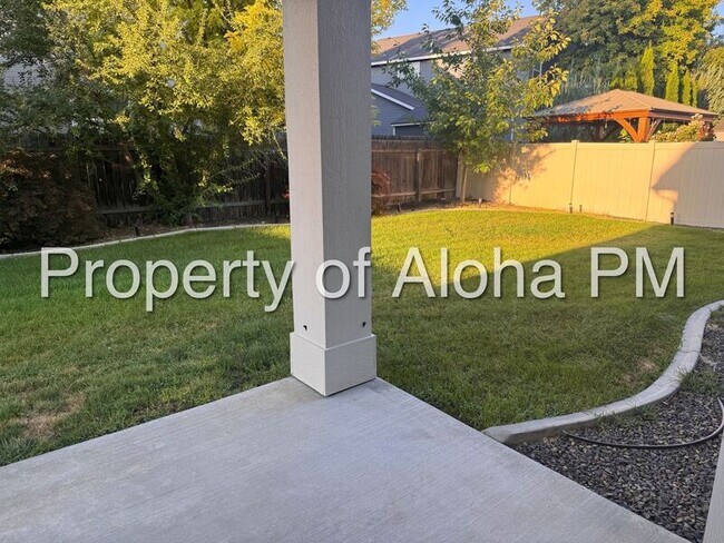 Building Photo - 817 E Ionia Dr