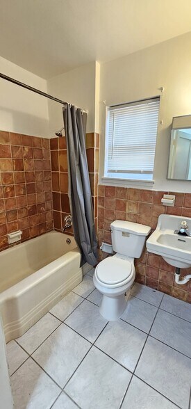 Building Photo - 1855 Sherman St