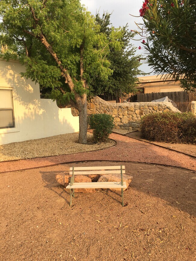 Building Photo - 5036 Shadow Mountain Rd