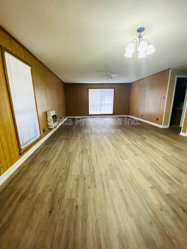 Building Photo - 3567 Blue Rd