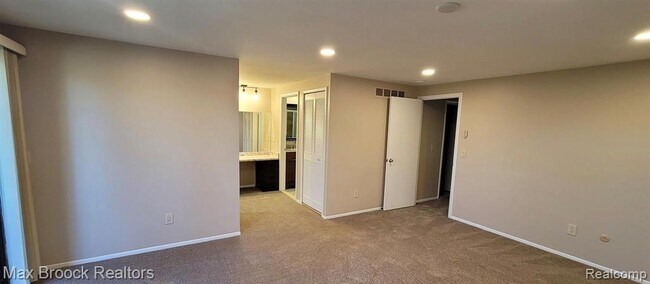 Building Photo - 7416 Azalea Ct