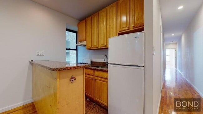 Building Photo - 4 bedroom in Manhattan NY 10003