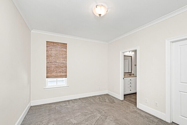 Building Photo - 3 Bedroom House In Rouzan| Community Pool