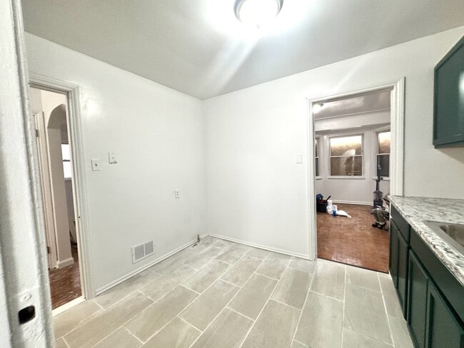 Building Photo - 9219 McKinney St