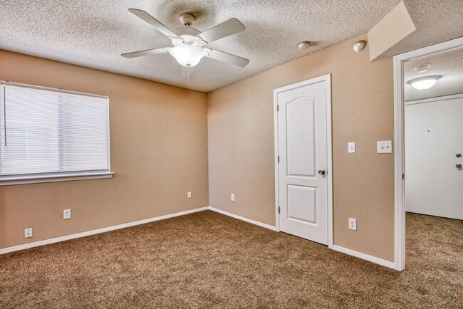 Building Photo - 11717 Lapstone Way