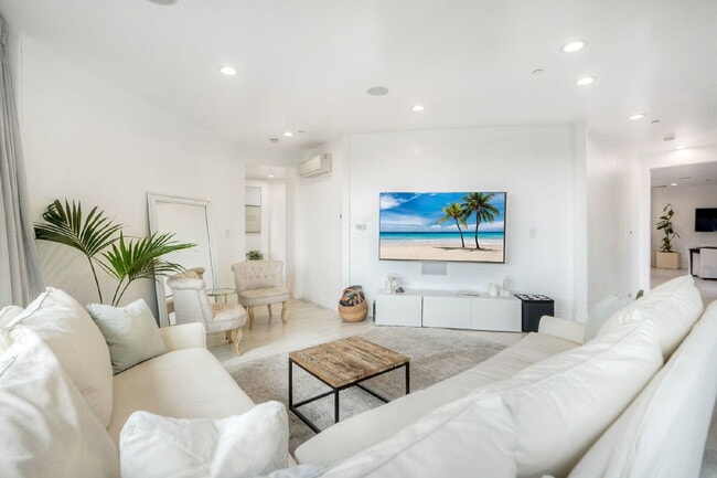 Building Photo - Live in the heart of Del Mar- where every ...