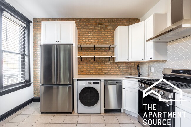 Building Photo - 2842 W Augusta Blvd