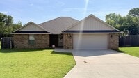 Building Photo - 28 NE Summerwood Dr