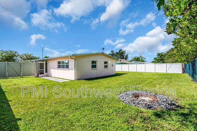 Building Photo - 3111 Bayshore Gardens Pkwy