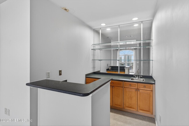 Building Photo - 400 E Bay St