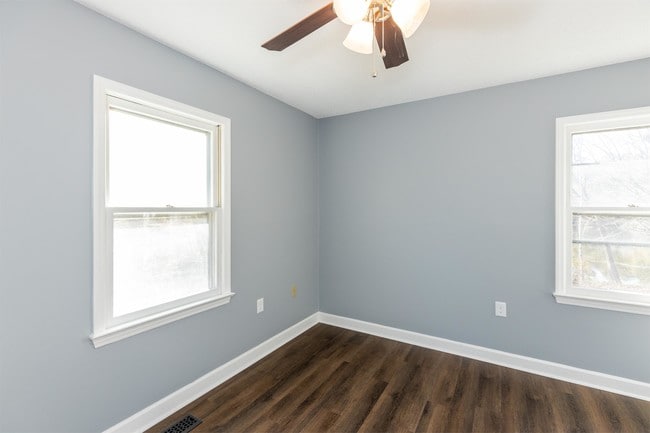 Building Photo - 700 Western Ave