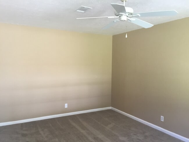 Building Photo - **UPCOMING**East Columbus 3 Bedroom / 1 Bathroom Home for Rent***