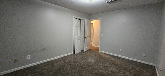 Building Photo - 211 Plantation Rd