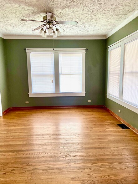 Building Photo - 1407 11th St S