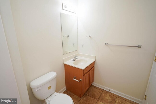 Building Photo - 420 Parkview Ct