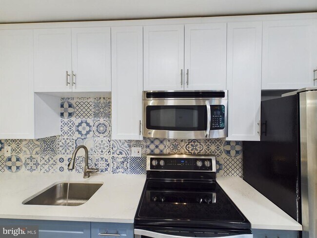 Building Photo - 3051 Idaho Ave NW