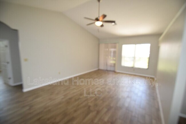 Building Photo - 6022 Crane Dr