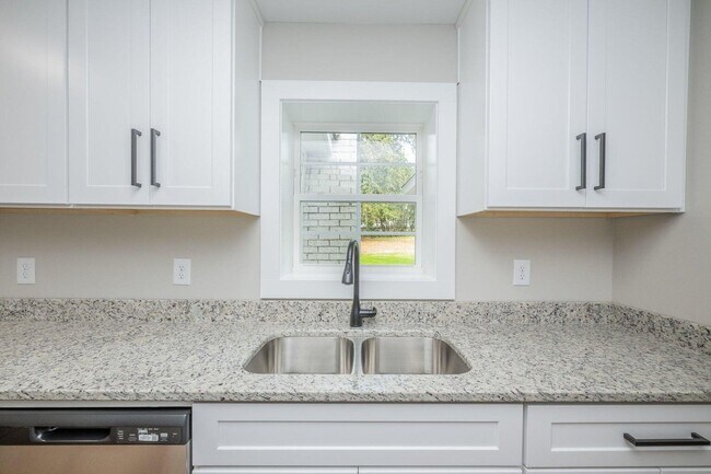 Building Photo - 1106 Morningside Dr